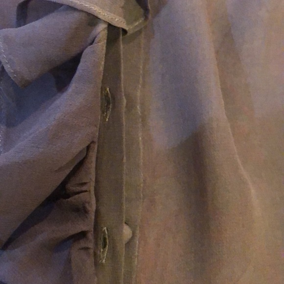 NWT Isabel Lu 💯 Silk Ruffle Sheer Covered Buttons Top Charcoal Size M - Picture 5 of 16
